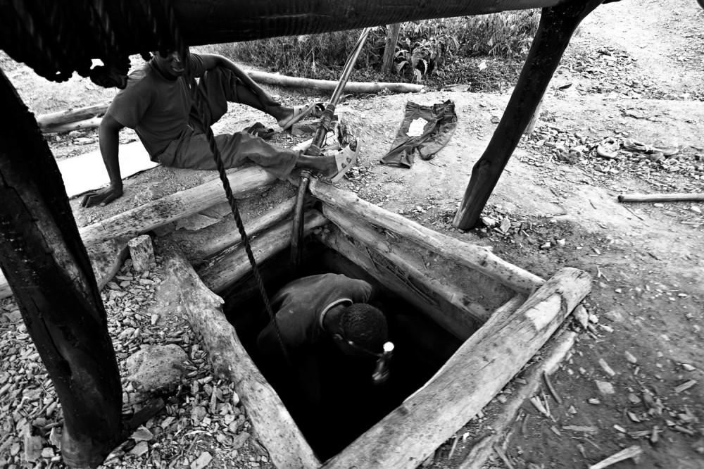 Art and Documentary Photography - Loading FVO-Albino-Killing-Tanzania-9.jpg