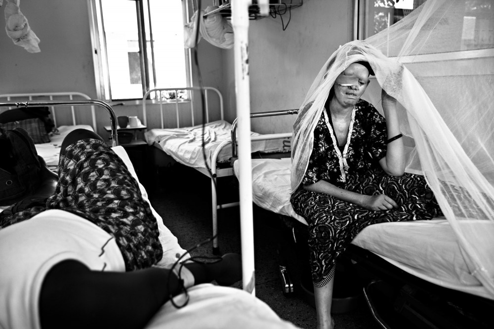 Art and Documentary Photography - Loading FVO-Albino-Killing-Tanzania-14.jpg