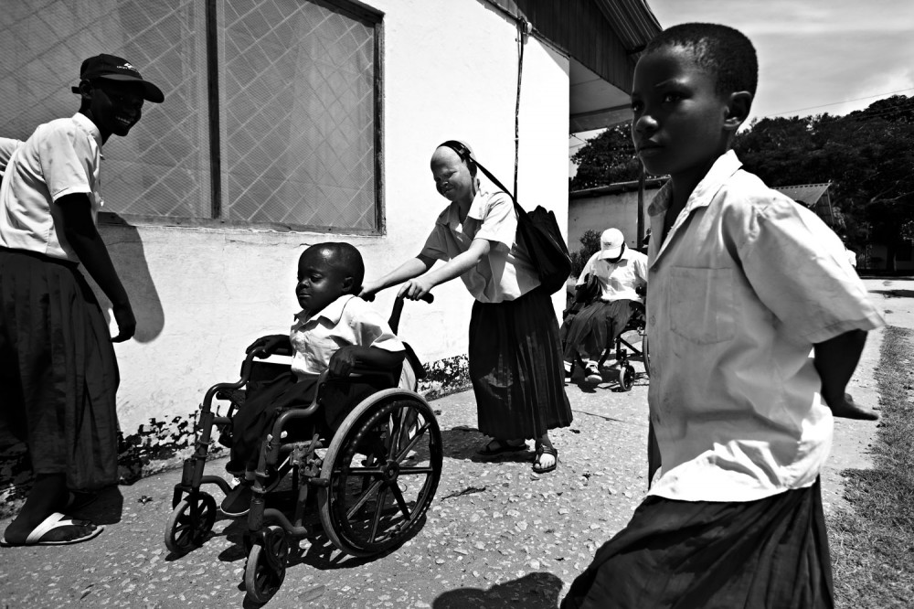 Art and Documentary Photography - Loading FVO-Albino-Killing-Tanzania-22.jpg
