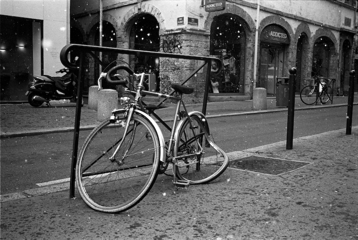 Art and Documentary Photography - Loading 16 Ilford delta 400-800-10.jpg