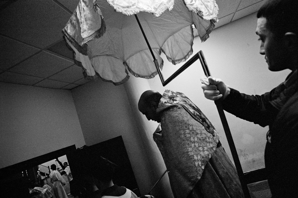 Art and Documentary Photography - Loading Babel the Urge to Pray_VPeretti_17.jpg